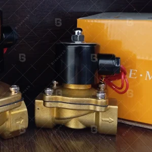 شیر برقی آب 1 اینچ 220 ولت-UW25